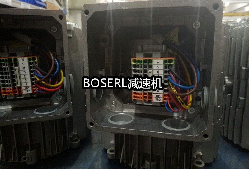 1666689132815997.jpg 齒輪減速電機一體機